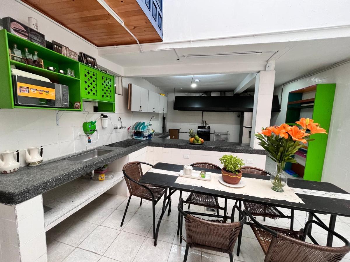 Prisma Hostel Bogotá Extérieur photo