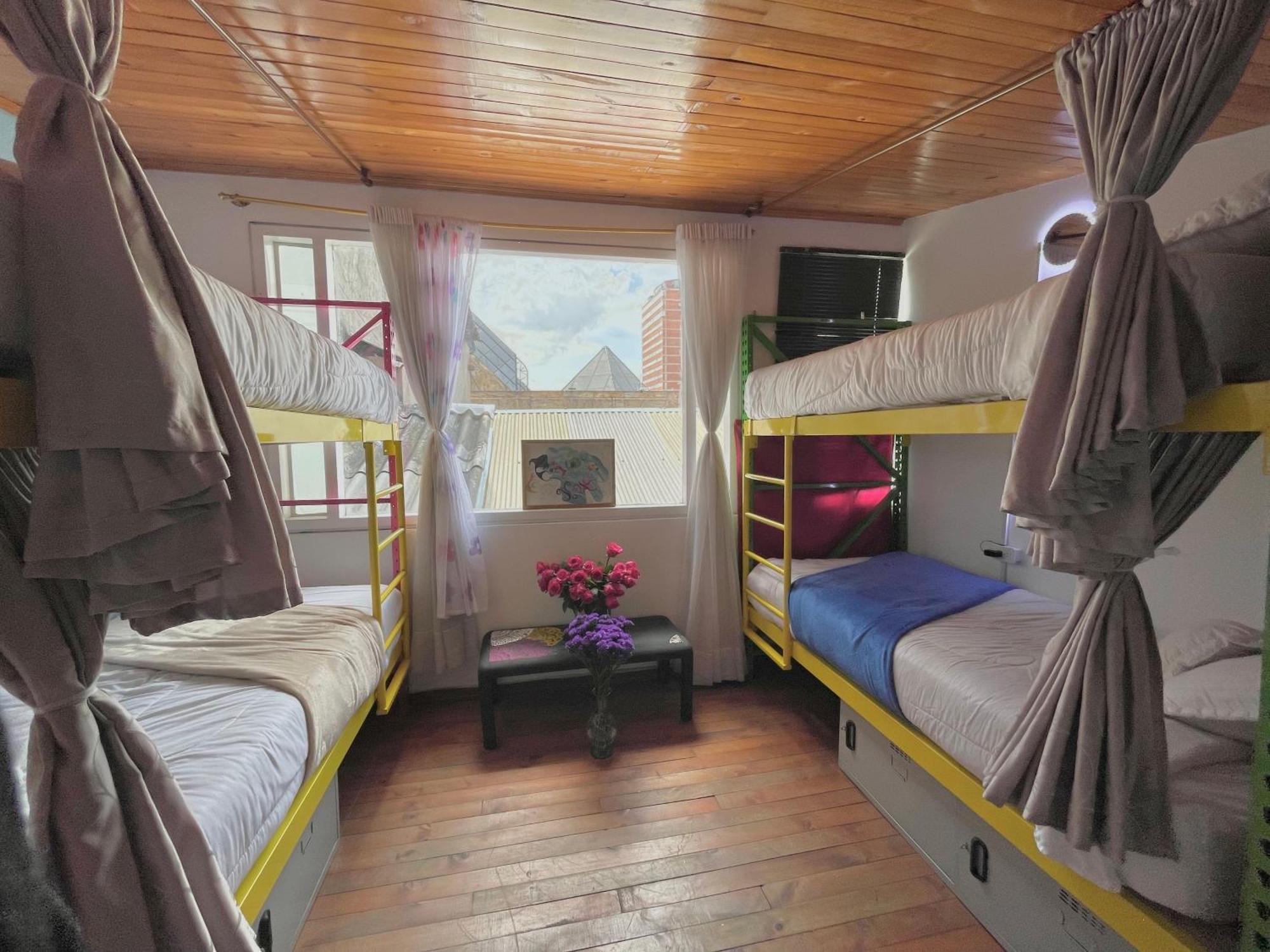 Prisma Hostel Bogotá Extérieur photo